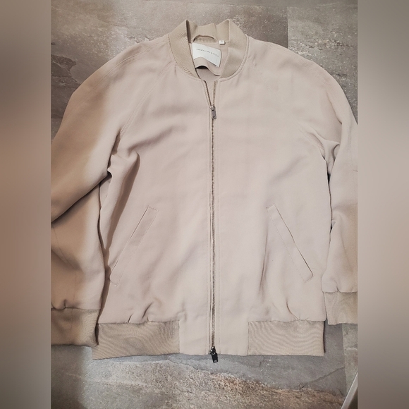 Babaton Jackets & Blazers - NWOT Aritzia Babaton Gilroy Blouson Bomber Crepe Jacket. Light Greyish Tan. L.